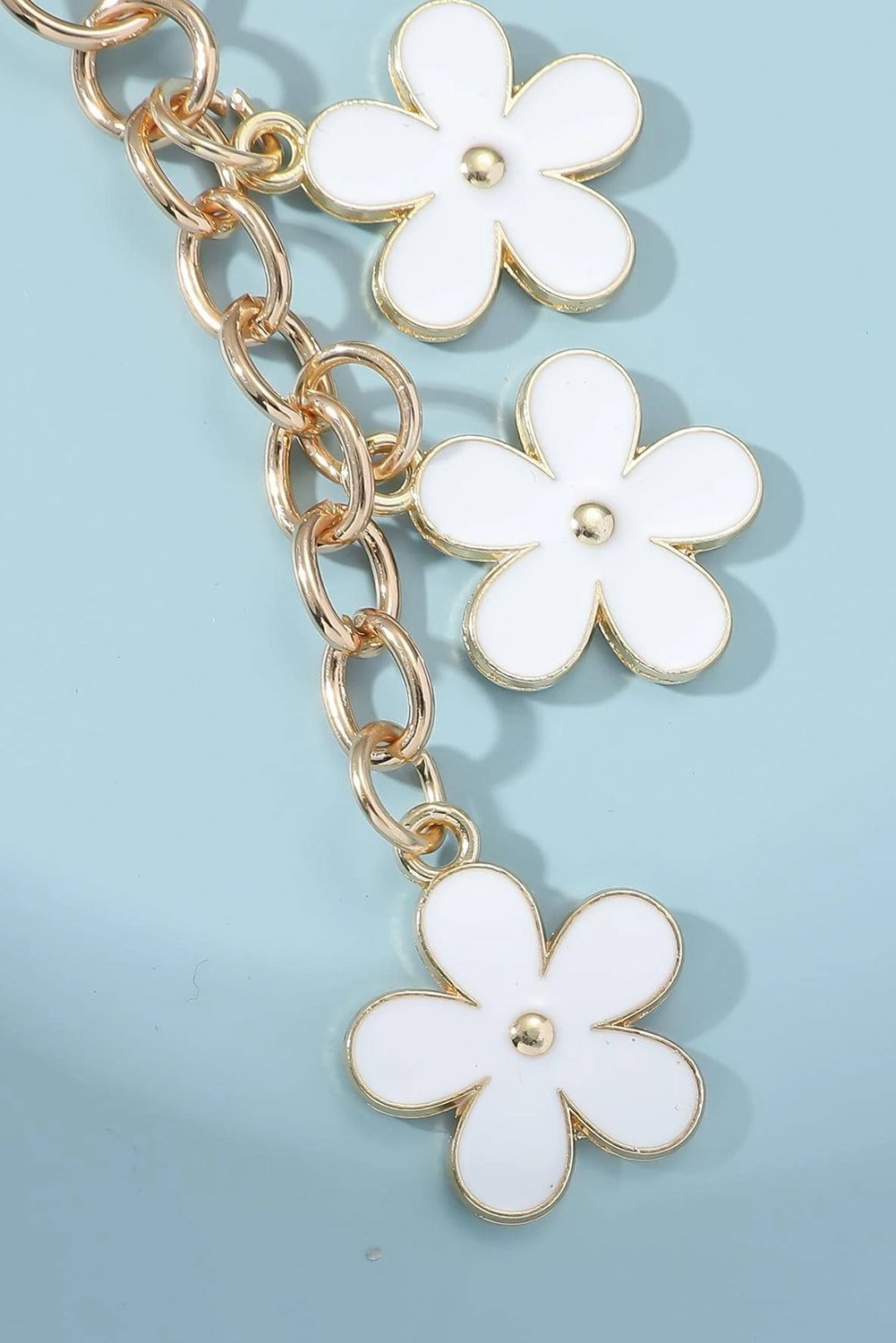 White Cute Flower Shape Ornament Key Buckle - Image 3